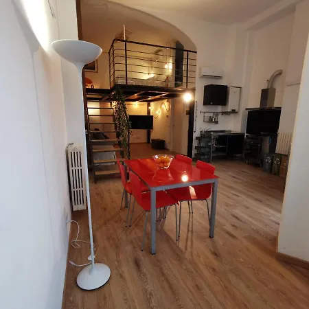 Apartment Via Scaldasole 14 *